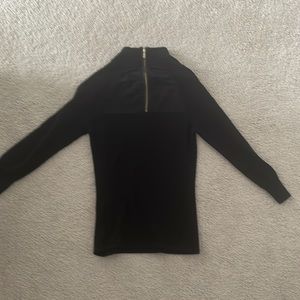 Turtle neck with 3/4 sleeves AND mesh insert